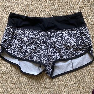 Lululemon running shorts with liner black/white